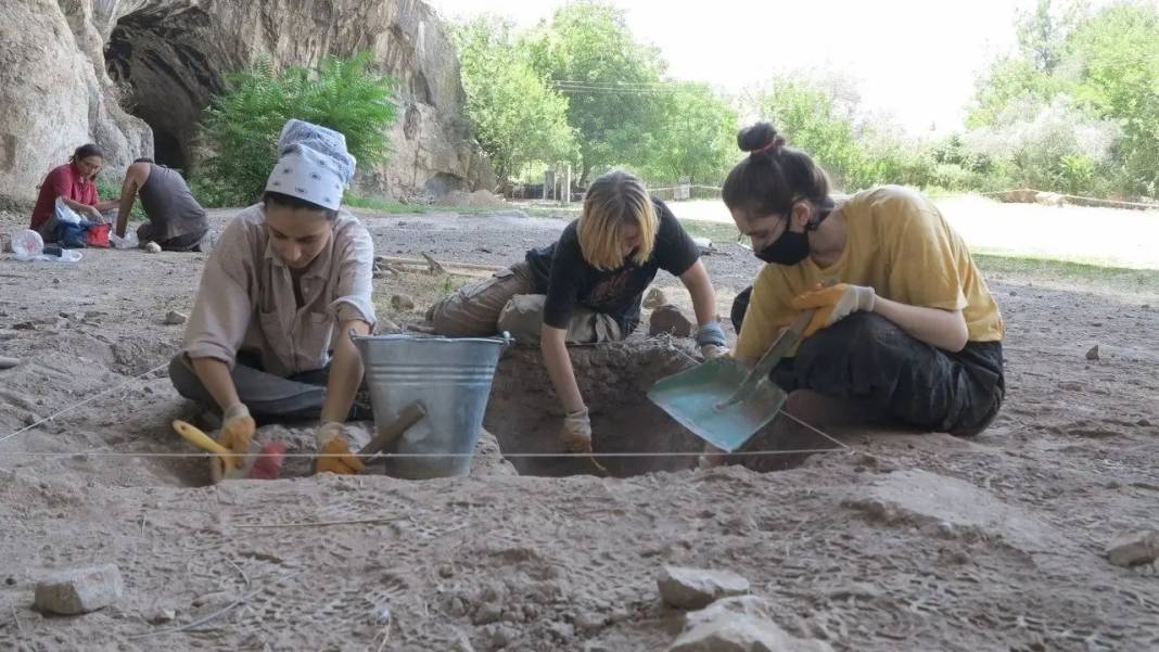 Akdeniz Üniversitesi’nin Keşfi 16 Bin Yıllık Sır Perdesini Araladı! 5